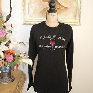 𝅺FRIENDS and Wine The Older The Better  T-Shirt